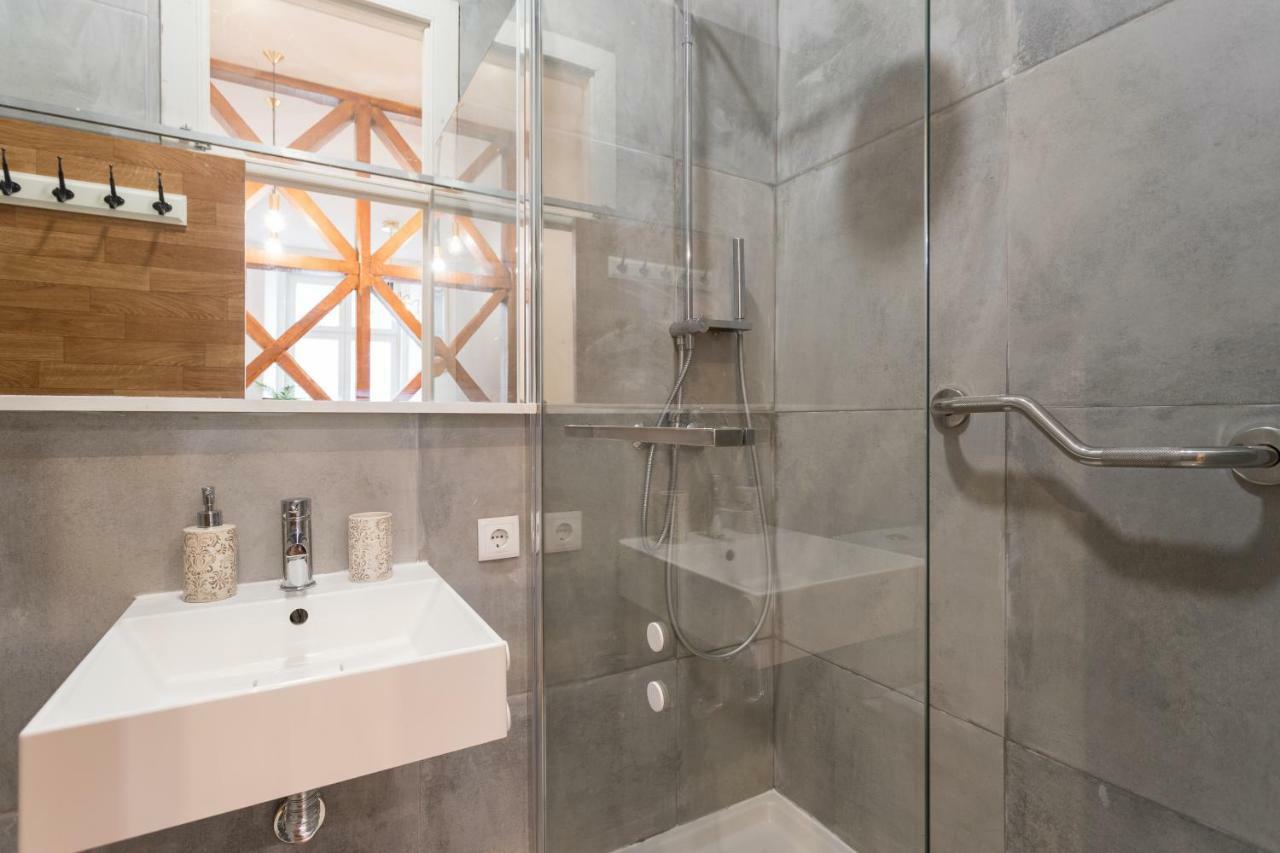 Apartamento Baixa Modern Three-bedroom - By Lu Holidays *
